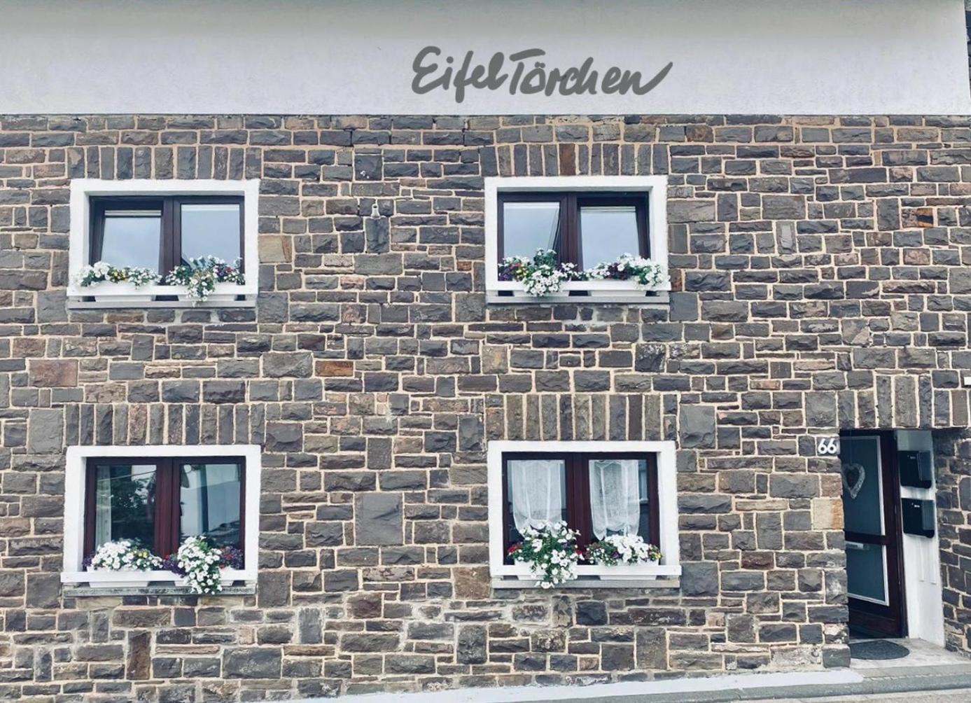 Eifeltoerchen Bed & Breakfast Kirchheim  ภายนอก รูปภาพ